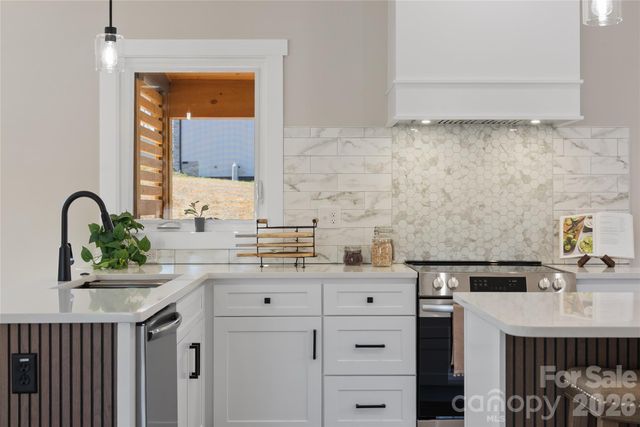 78 Scott Meadows Drive, Asheville, NC 28806