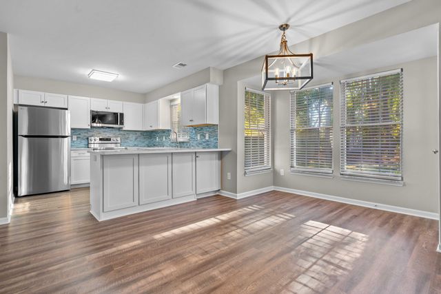 8335 Coventry, North Charleston, SC 29420