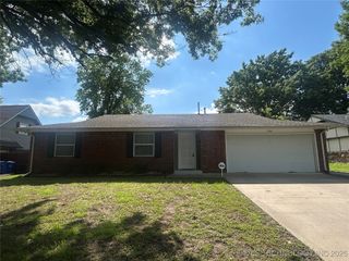 900 S 27th Street, Broken Arrow, OK 74014