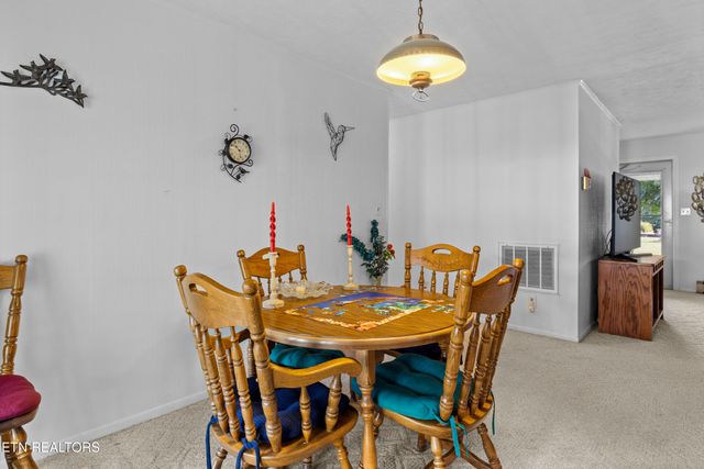 114 Verdun Rd, Oneida, TN 37841