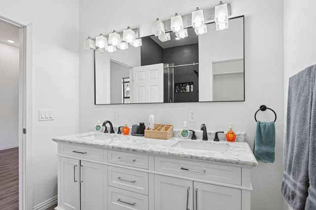 3605 flint rock Circle, Granbury, TX 76048