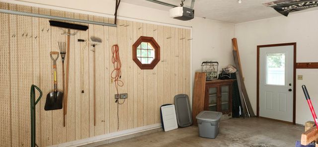 56527 Woodbine Lane, Elkhart, IN 46516