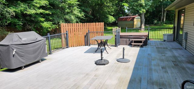 56527 Woodbine Lane, Elkhart, IN 46516