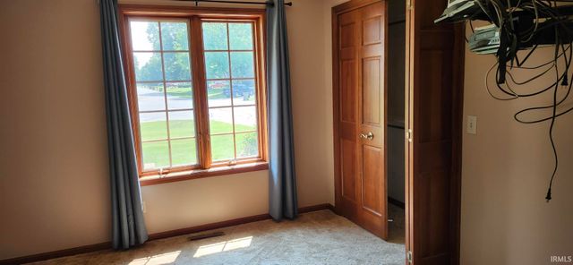 56527 Woodbine Lane, Elkhart, IN 46516