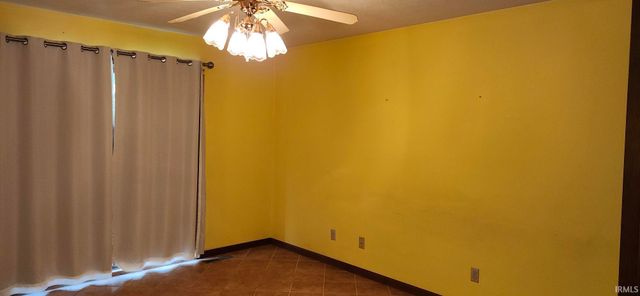 56527 Woodbine Lane, Elkhart, IN 46516
