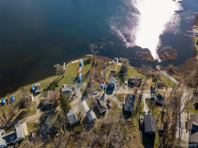 2146 Webster Park Drive, Howell, MI 48843