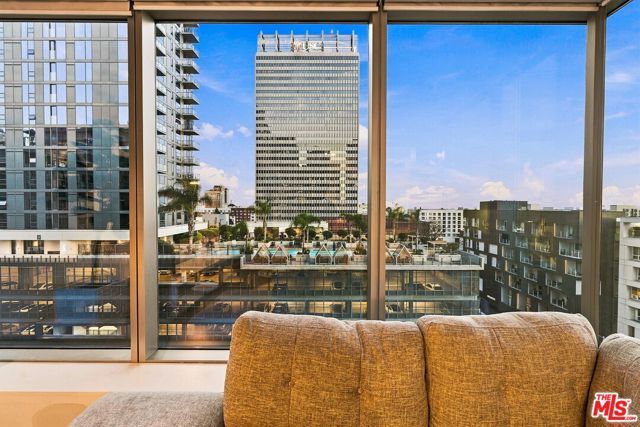1155 S Grand Avenue 905, Los Angeles, CA 90015