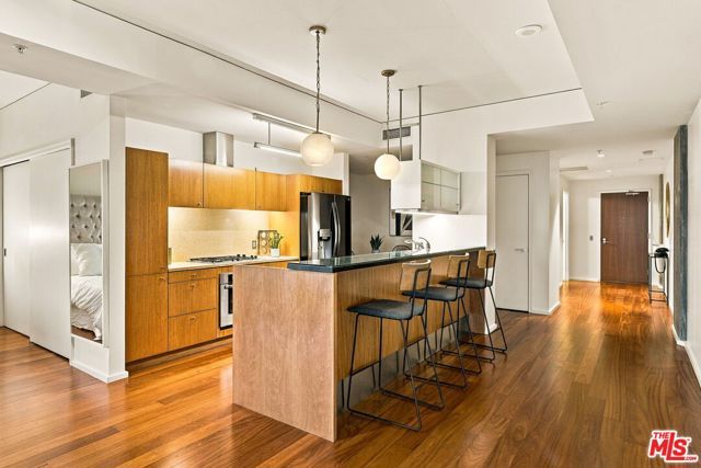 1155 S Grand Avenue 905, Los Angeles, CA 90015