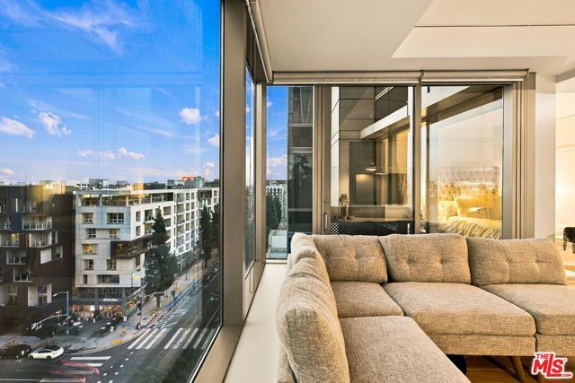 1155 S Grand Avenue 905, Los Angeles, CA 90015