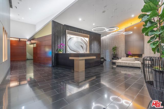 1155 S Grand Avenue 905, Los Angeles, CA 90015