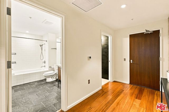 1155 S Grand Avenue 905, Los Angeles, CA 90015