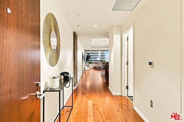 1155 S Grand Avenue 905, Los Angeles, CA 90015