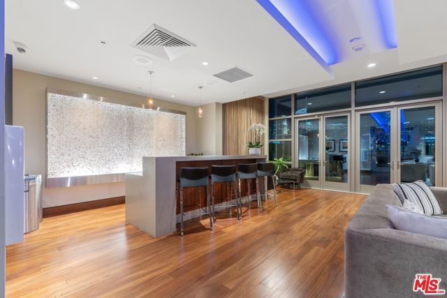 1155 S Grand Avenue 905, Los Angeles, CA 90015