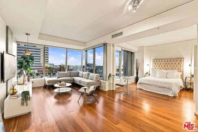 1155 S Grand Avenue 905, Los Angeles, CA 90015