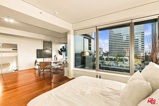1155 S Grand Avenue 905, Los Angeles, CA 90015