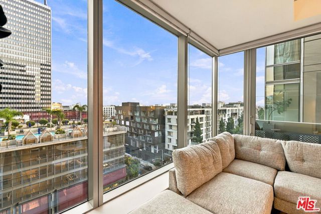 1155 S Grand Avenue 905, Los Angeles, CA 90015