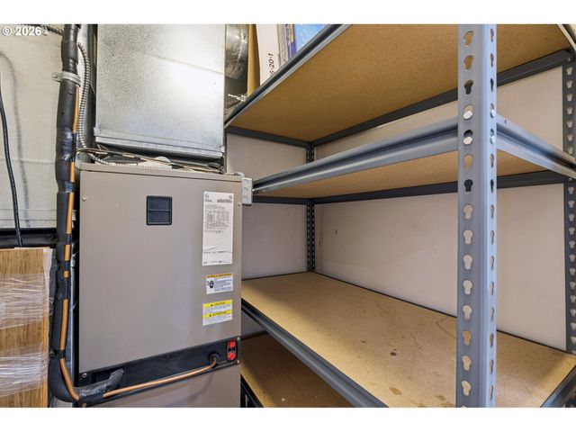 2538 Nw THURMAN St 202, Portland, OR 97210