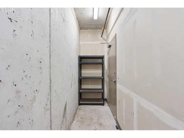 2538 Nw THURMAN St 202, Portland, OR 97210