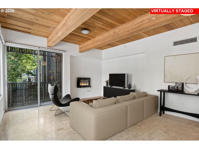 2538 Nw THURMAN St 202, Portland, OR 97210