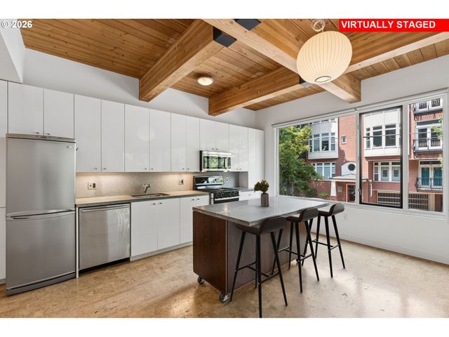 2538 Nw THURMAN St 202, Portland, OR 97210