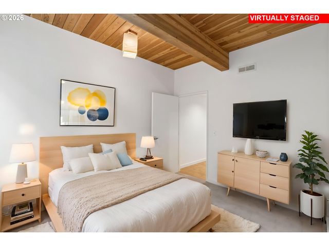 2538 Nw THURMAN St 202, Portland, OR 97210