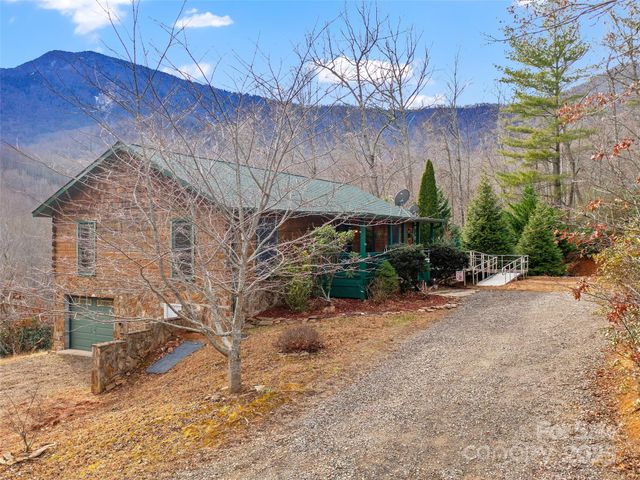 211 Cherry Hollow Road, Burnsville, NC 28714