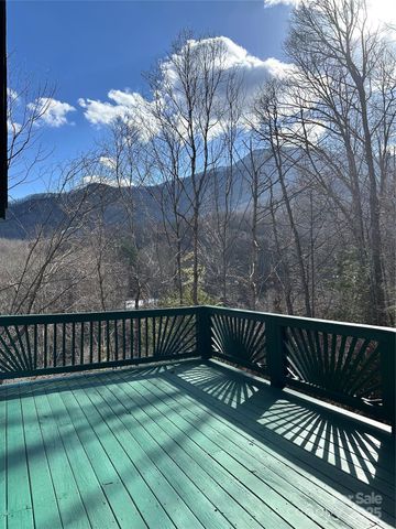 211 Cherry Hollow Road, Burnsville, NC 28714