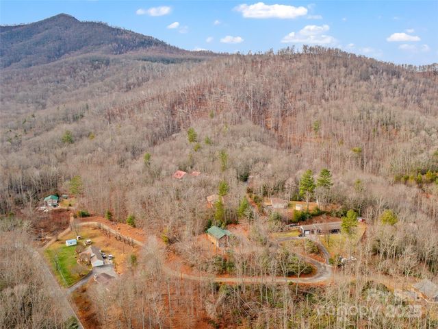 211 Cherry Hollow Road, Burnsville, NC 28714