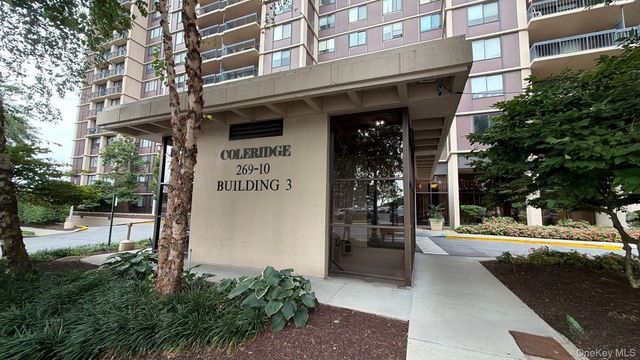 269-10 Grand Central Parkway 4U, Floral Park, NY 11005