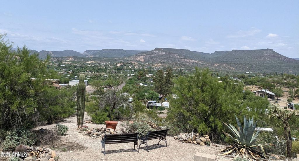 34930 S CHOLLA Drive, Black Canyon City, AZ 85324