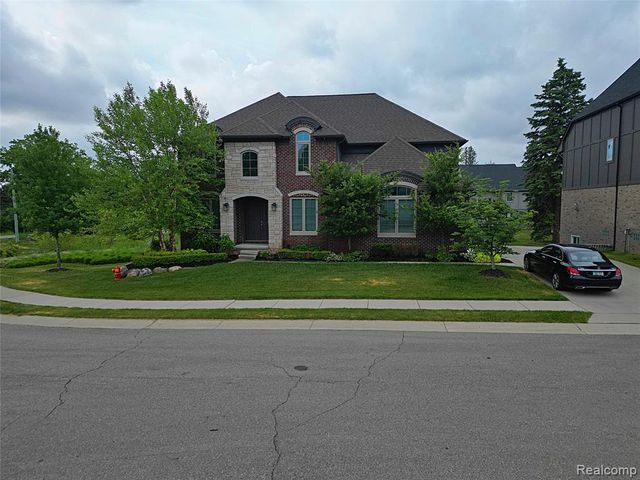 4966 Park Manor Drive, Troy, MI 48098