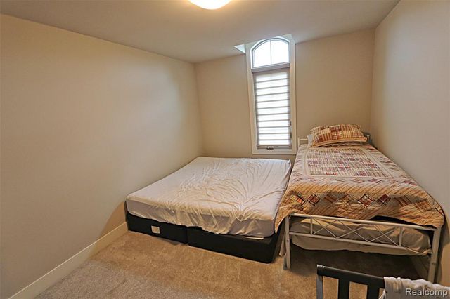 4966 Park Manor Drive, Troy, MI 48098