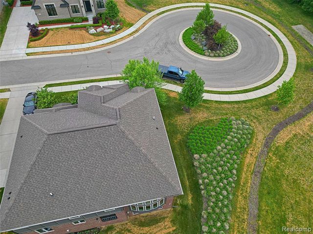 4966 Park Manor Drive, Troy, MI 48098