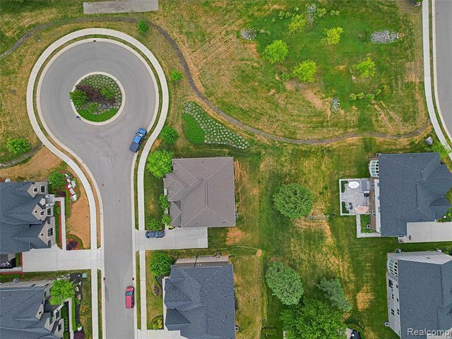 4966 Park Manor Drive, Troy, MI 48098