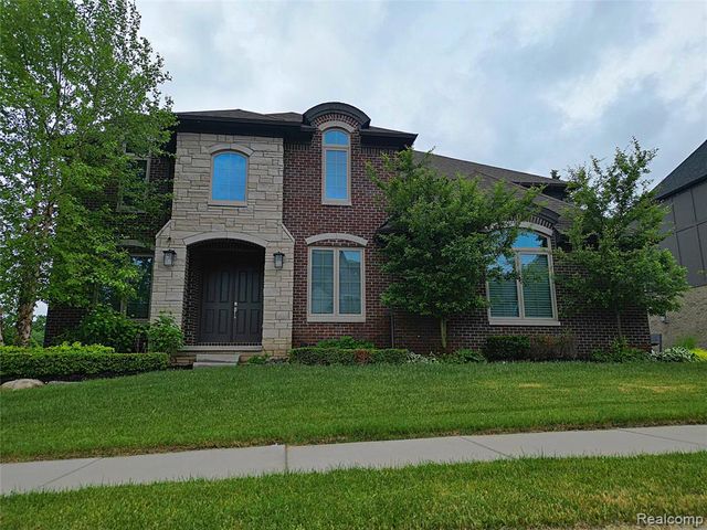 4966 Park Manor Drive, Troy, MI 48098