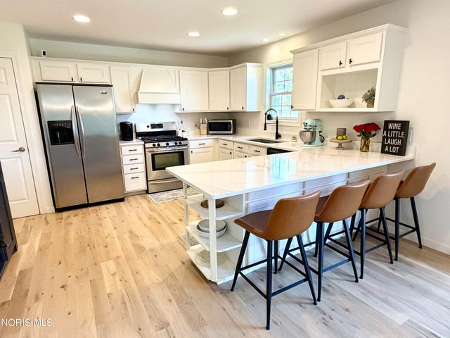 1726 Spring Forest Drive, Oregon, OH 43616