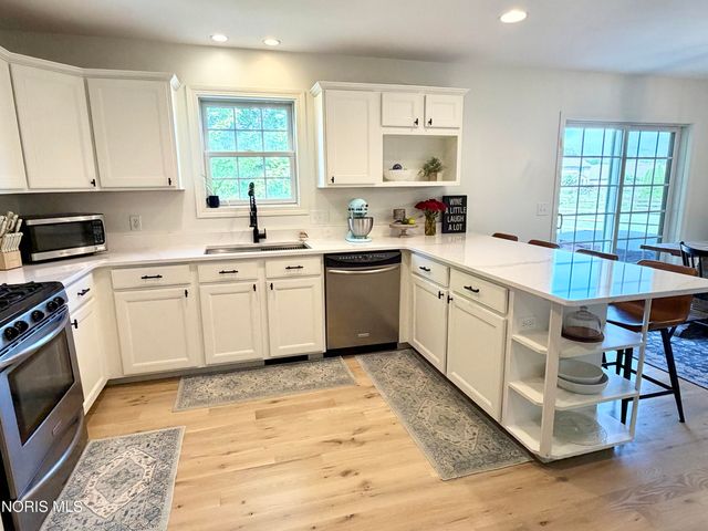 1726 Spring Forest Drive, Oregon, OH 43616