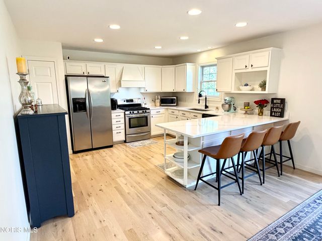 1726 Spring Forest Drive, Oregon, OH 43616