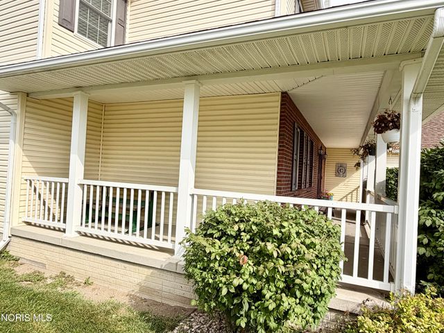 1726 Spring Forest Drive, Oregon, OH 43616