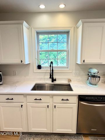1726 Spring Forest Drive, Oregon, OH 43616