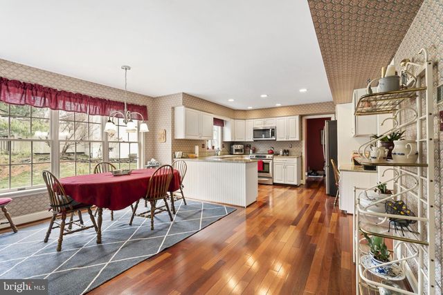 32 MARIAN CIR, Chalfont, PA 18914