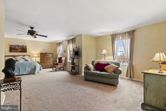 32 MARIAN CIR, Chalfont, PA 18914