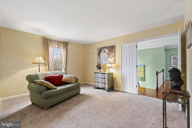 32 MARIAN CIR, Chalfont, PA 18914