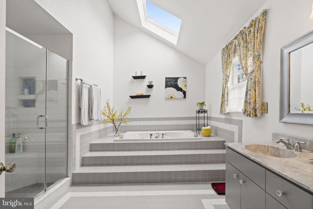 32 MARIAN CIR, Chalfont, PA 18914