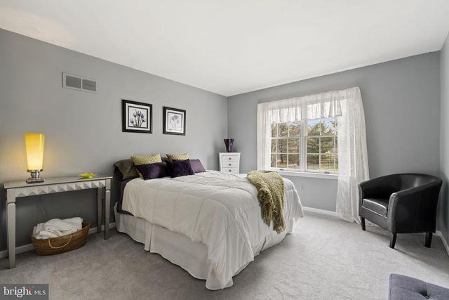 32 MARIAN CIR, Chalfont, PA 18914