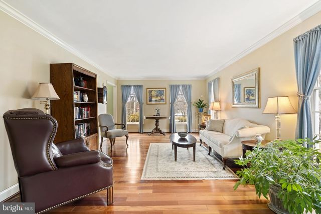 32 MARIAN CIR, Chalfont, PA 18914