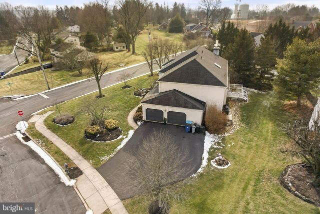 32 MARIAN CIR, Chalfont, PA 18914