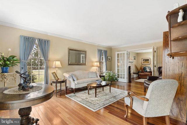 32 MARIAN CIR, Chalfont, PA 18914