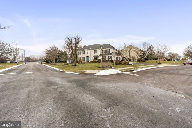 32 MARIAN CIR, Chalfont, PA 18914