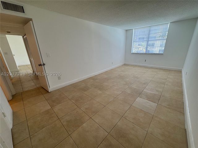 488 NW 165th St Rd B-412, Miami, FL 33169